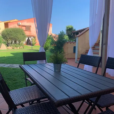 펜션 Casa Smeralda: Con Giardino E Vicino Al Mare Punta Molara